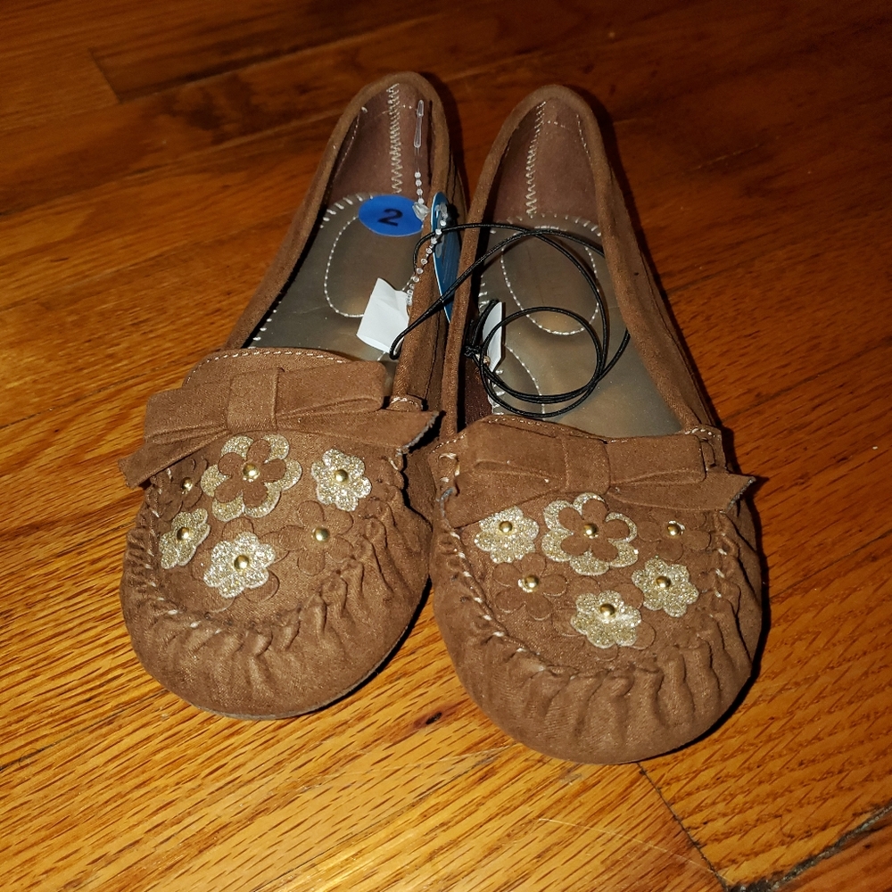 NWT Brown Seychelle Flats